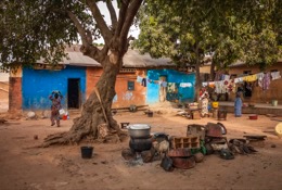 Africa;Architecture;Benin;Houses;Inner-Courtyards;Kaleidos;Kaleidos-images;La-parole-à-limage;People;Tarek-Charara;Trees
