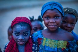 Africa;Benin;Children;Friendship;Friends;Girls;Kaleidos;Kaleidos-images;La-parole-Ã -limage;Portraits;Tarek-Charara