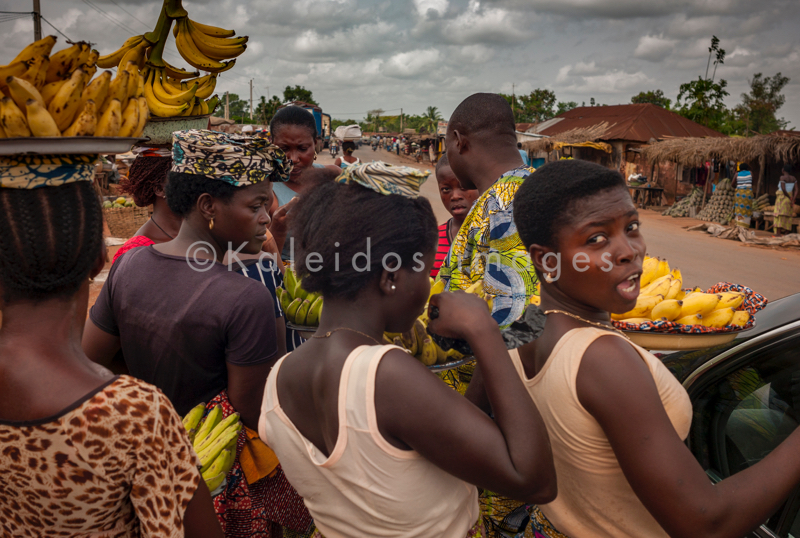 Africa;Bananas;Benin;Kaleidos;Kaleidos images;Sales;Tarek Charara;Fruits;Woman;Women