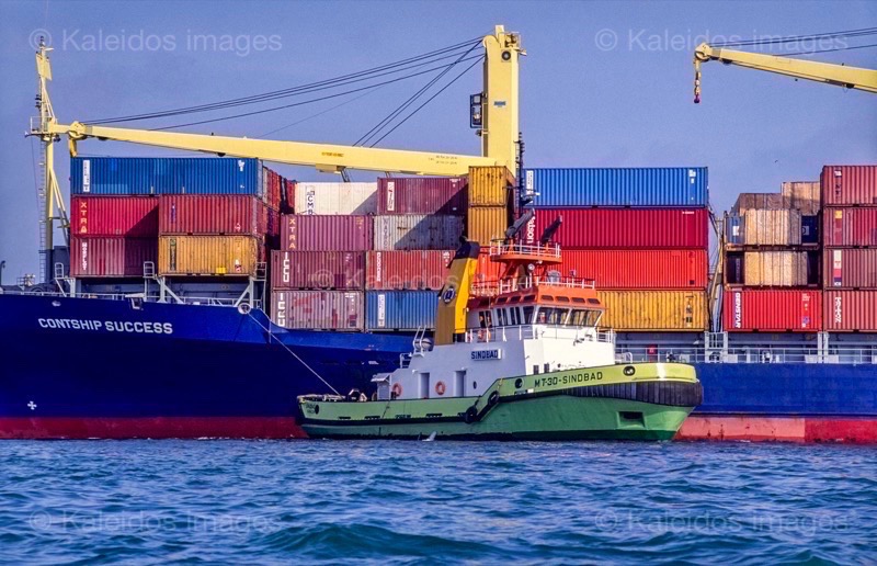 Boxships;Containers;Containerships;Contship;Contship Containerlines;Contship SA;Kaleidos;Kaleidos images;Karachi;La parole à l'image;Pakistan;Philippe Guéry;Sind