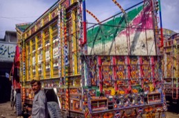 Kaleidos;Kaleidos-images;Karachi;La-parole-Ã -limage;Pakistan;Philippe-GuÃ©ry;Sind;Truck-Art;Trucks;Vehicles
