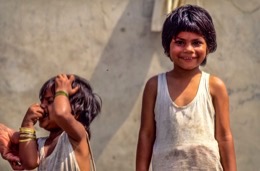 Children;Kaleidos;Kaleidos-images;Karachi;La-parole-Ã -limage;Pakistan;Philippe-GueÌry;Sind