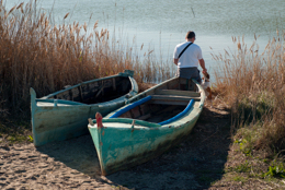 Boat;Dog;Kaleidos;Kaleidos-images;Leisures;Man;Pond;Tarek-Charara;Water