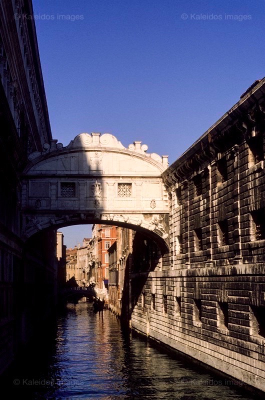 Antonio Contino;Bridges;Désirée Sadek;Italy;Kaleidos images;La parole à l'image;Venice