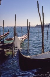 Boats;Désirée-Sadek;Gondolas;Italy;Kaleidos-images;La-parole-à-limage;Rowing-Boats;Venice;Water-transport