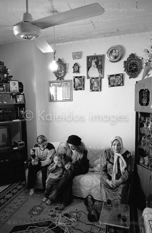 Sabra;Children;Girls;Kaleidos images;Palestinian Refugees;Palestinians;Shatila;Tarek Charara;Woman;WomenGaza Hospital
