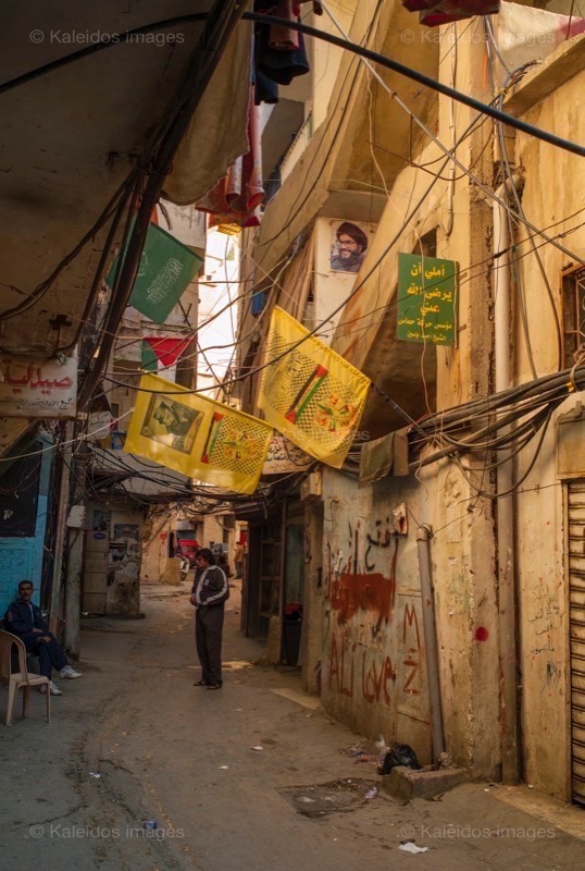 Architecture;Buildings;Cables;Kaleidos images;Mopeds;Palestinian Refugees;Palestinians;People;Refugee camps;Shatila;Shops;Streets;Tarek Charara;UNRWA;Alleys