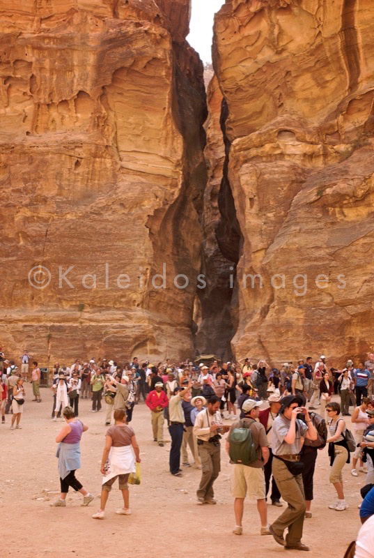 Tarek Charara;Kaleidos images;La parole à l'image;UNESCO;World Heritage;Tourists;History;Nabateans;Petra;Jordan;Khazneh;Al Khazneh