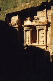 Tarek-Charara;Kaleidos-images;La-parole-à-limage;UNESCO;World-Heritage;Graves;Tombs;History;Nabateans;Petra;Jordan;Sunrise;Khazneh;Al-Khazneh