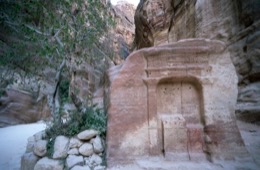 Tarek-Charara;Kaleidos-images;La-parole-à-limage;UNESCO;World-Heritage;Graves;Tombs;History;Nabateans;Petra;Jordan;Votive-niches