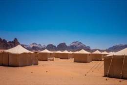 Deserts;La-parole-à-limage;Hotels;Kaleidos-images;Rocks;Tarek-Charara;Tents;Tourism;Tourists