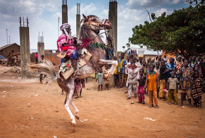 Africa;Benin;Boys;Gaani;Horses;Kaleidos;Kaleidos images;La parole à l'image;Rachid Fousséni;Rachidou Fousséni;Riders;Tarek Charara;Traditions;Dongola