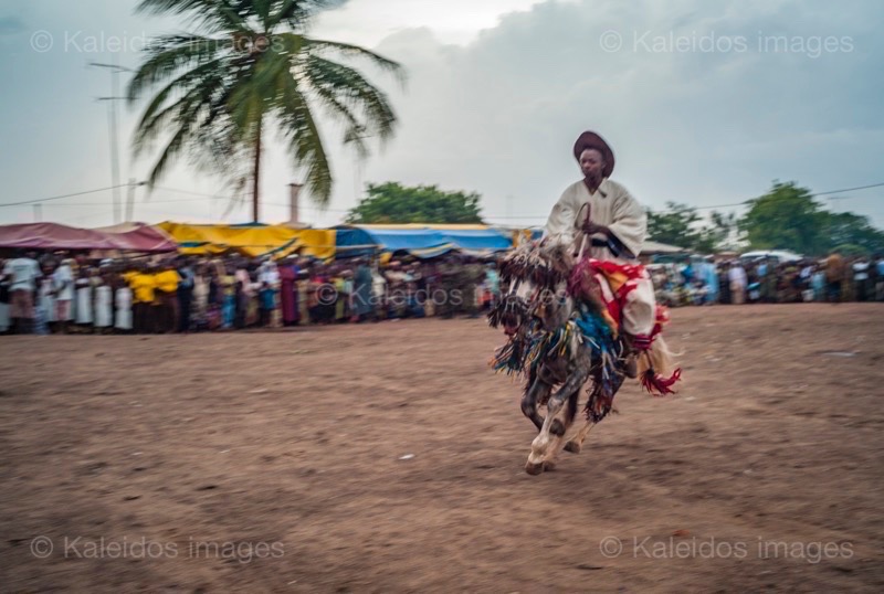 Africa;Benin;Gaani;Horseman;Horsemen;Horses;Kaleidos;Kaleidos images;La parole à l'image;Man;Men;Riders;Souleiman Gnora;Tarek Charara;Traditions;Dongola