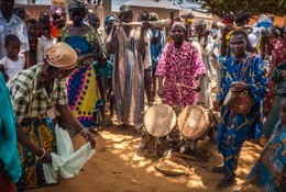 Africa;Benin;Dance;Gaani;Griots;Kaleidos;Kaleidos-images;Kilir;La-parole-à-limage;Royal-Palace-of-Djougou;Tam-Tam;Tarek-Charara;Traditions;Woman;Women