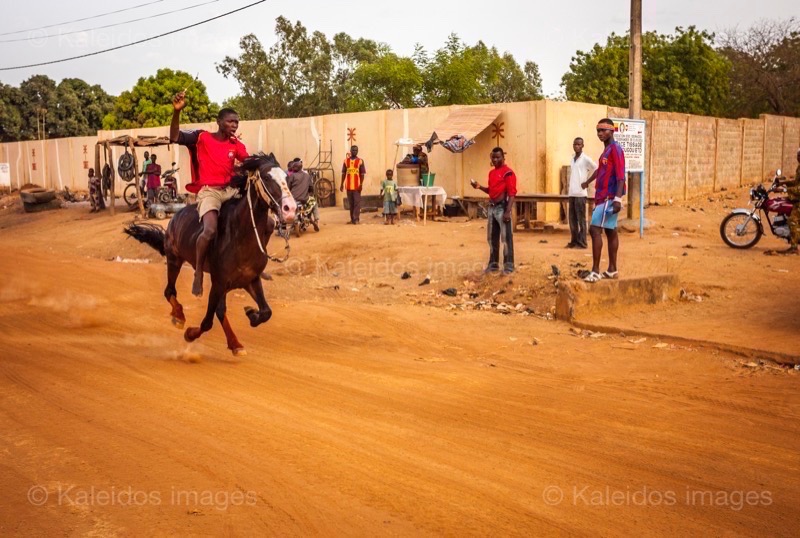 Africa;Benin;Cavaliers;Cheval;Chevaux;Danda;Galop;Kaleidos;Kaleidos images;La parole à l'image;Riders;Tarek Charara;Dongola