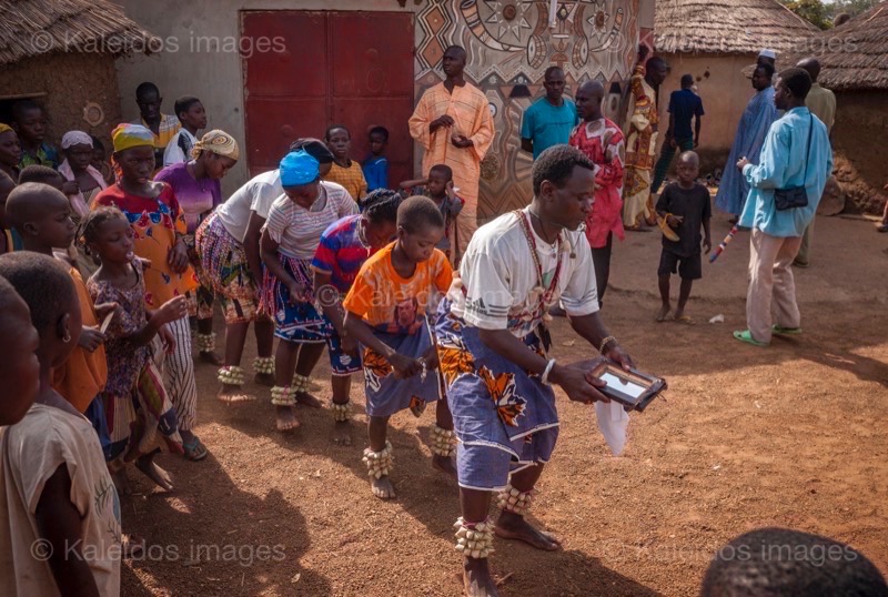 Africa;Benin;Dance;Kaleidos;Kaleidos images;Kilir;La parole à l'image;Royal Palace of Djougou;Tarek Charara;Traditions