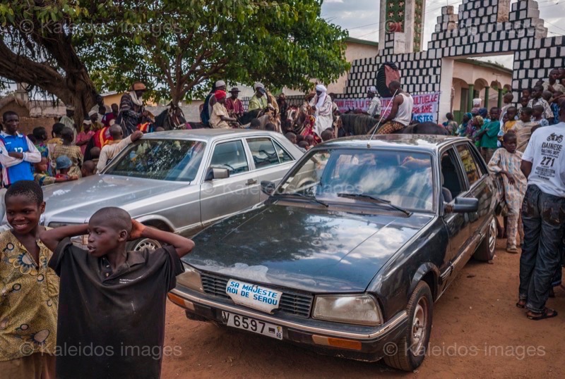 Africa;Benin;Cars;Horses;Kaleidos;Kaleidos images;La parole à l'image;Tarek Charara;Vehicles