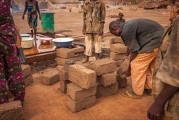 Africa;Benin;Children;Drinking-water;Kaleidos;Kaleidos-images;La-parole-Ã -limage;Pumps;Tarek-Charara;Water;Water-well;Wells;Woman;Women;Pehonko