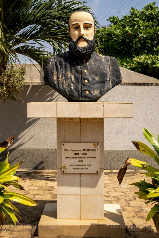 Benin, Ouidah, Francesco Borghero, missionary, SMA, Society of African Missions, first missionary, Dahomey, 1861, Catholicism, bust, portrait, commemorative sculpture, basilica, religious heritage, West Africa, evangelisation, Ronco Scrivia, Italy, 19th century; Tarek Charara,Kaleidos;Kaleidos images;La parole à l'image;Places of worship