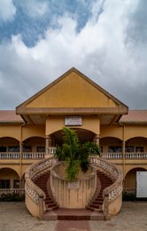 Arcades;Administrative-building;Architecture;Benin;City-hall;Colonial-architecture;Colonial-heritage;Dahomey;Double-staircase;Facade;Gallery;Heritage;History;Kaleidos;Kaleidos-images;La-parole-à-limage;Monument;Ouidah;Stories-Pictures;Tarek-Charara;Town-hall;West-Africa