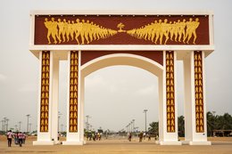 Gate-of-No-Return;New-Gate-of-No-Return;Ouidah;Djègbadji;Benin;West-Africa;Slave-trade;Slavery;Memory;Heritage;UNESCO;Slave-Route;Memorial-monument;Voodoo;Tree-of-Return;Dahomey;Atlantic-Ocean;African-diaspora;Colonial-history;Commemoration;Vodun-Days;Fortuné-Bandeira;Beninese-sculptor;Bas-relief;Monumental-architecture;Concrete;Esplanade;La-Marina;Tarek-Charara;Kaleidos;Kaleidos-images;La-parole-à-limage