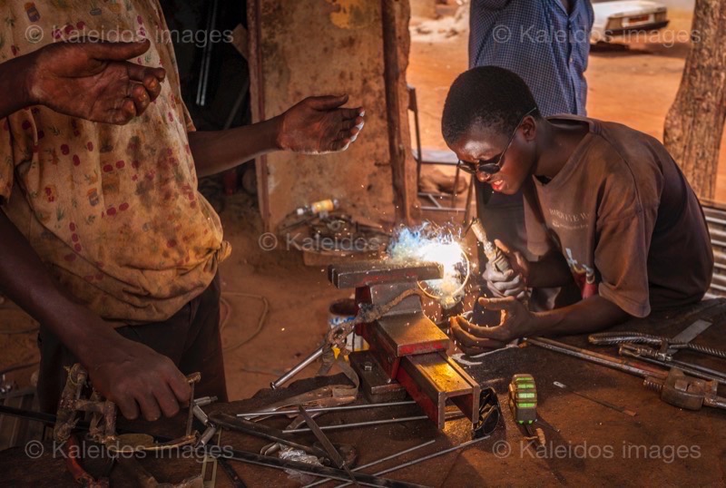 Africa;Benin;Kaleidos;Kaleidos images;La parole à l'image;Man;Men;Tarek Charara;Welders
