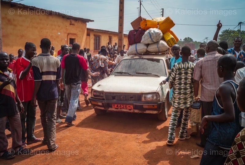 Africa;Benin;Bush taxi;Cars;Kaleidos;Kaleidos images;La parole à l'image;Tarek Charara;Vehicles