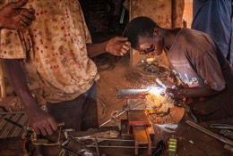 Africa;Benin;Kaleidos;Kaleidos-images;La-parole-à-limage;Man;Men;Tarek-Charara;Welders