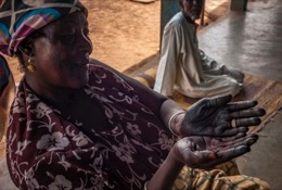 Africa;Benin;Dyes;Kilir;Kaleidos;Kaleidos-images;La-parole-à-limage;Portraits;Royal-Palace-of-Djougou;Tarek-Charara;Woman;Women