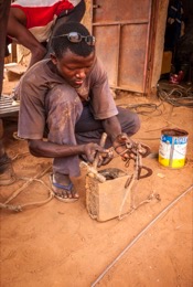 Africa;Benin;Kaleidos;Kaleidos-images;La-parole-Ã -limage;Man;Men;Tarek-Charara;Welders