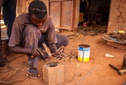 Africa;Benin;Kaleidos;Kaleidos-images;La-parole-Ã -limage;Man;Men;Tarek-Charara;Welders