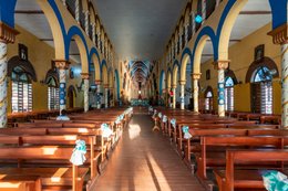 Basilical-plan;-Benin;-Cathedral;-Colonnade;-Cotonou;-Kaleidos;-Kaleidos-images;-La-parole-à-limage;-Nave;-Notre-Dame-de-Miséricorde;-Panorama;-Pews;-Places-of-worship;-Religious-architecture;-Stories-Pictures;-Tarek-Charara