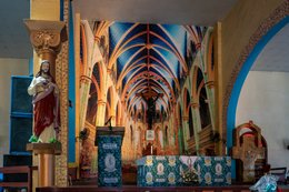 Altar;-Benin;-Cathedral;-Choir;-Cotonou;-Fresco;-Kaleidos;-Kaleidos-images;-La-parole-à-limage;-Lectern;-Notre-Dame-de-Miséricorde;-Places-of-worship;-Sacred-Heart;-Statue;-Stories-Pictures;-Tarek-Charara