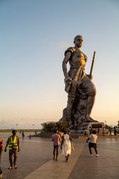 Amazon-Monument;-Benin;-Boulevard-de-la-Marina;-Bronze;-Cotonou;-Esplanade-des-Amazones;-Kaleidos;-Kaleidos-images;-La-parole-à-limage;-Sculpture;-Statue;-Stories-Pictures;-Tarek-Charara