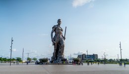 u;-Dahomey-Amazons;-Esplanade-des-Amazones;-Kaleidos;-Kaleidos-images;-Kingdom-of-Dahomey;-La-parole-à-limage;-Li-Xiangqun;-Littoral;-Patrice-Talon;-Sculpture;-Statue;-Stories-Pictures;-Tarek-Charara