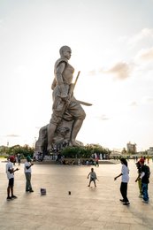 Amazon-Monument;-Backlight;-Benin;-Boulevard-de-la-Marina;-Bronze;-Cotonou;-Esplanade-des-Amazones;-Kaleidos;-Kaleidos-images;-La-parole-à-limage;-Sculpture;-Social-media;-Statue;-Stories-Pictures;-Tarek-Charara;-Video;-Young-people