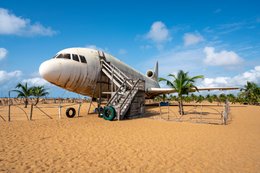Abandoned-aircraft;-Airplane-wreck;-Barakah;-Benin;-Boarding-staircase;-Cadjéhoun-Beach;-Cotonou;-Cotonou-airport;-Kaleidos;-Kaleidos-images;-La-parole-à-limage;-Lockheed-L-1011;-Tarek-Charara;-Tire;-Tourist-attraction;-TriStar;-West-Africa