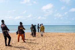 Artisanal-fishing;-Atlantic-Ocean;-Beach;-Beach-seine;-Benin;-Cadjéhoun-Beach;-Cotonou;-Daily-life;-Fisherman;-Fishing-net;-Kaleidos;-Kaleidos-images;-La-parole-à-limage;-Tarek-Charara;-West-Africa