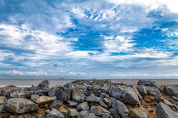 Benin;-Cleanliness;-Cloudy-sky;-Coastal-protection;-Coastline;-Corniche-Est;-Cotonou;-Dredger;-Gulf-of-Benin;-Kaleidos;-Kaleidos-images;-La-parole-à-limage;-Prohibition;-Rock-blocks;-Rock-revetment;-Sea;-Ships;-Sign;-Stories-Pictures;-Tarek-Charara;-Waste;-West-Africa