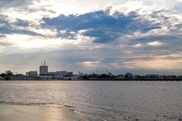 Afrique-de-lOuest;Benin;Bénin;Calm-water;City;Clouds;Cloudy-sky;Corniche-Est;Cotonou;Fin-de-journée;Golfe-du-Bénin;Gulf-of-Benin;Kaleidos;Kaleidos-images;La-parole-à-limage;Lagoon;Lagune;Late-afternoon;Littoral;Nuages;Reflections;Reflets;Skyline;Stories-Pictures;Tarek-Charara;Ville;West-Africa;backlight;channel;chenal;ciel-nuageux;coastline;contre-jour;eau-calme-Afrique-de-lOuest;Benin;B�nin;Calm-water;City;Clouds;Cloudy-sky;Corniche-Est;Cotonou;Fin-de-journ�e;Golfe-du-B�nin;Gulf-of-Benin;Kaleidos;Kaleidos-images;La-parole-�-limage;Lagoon;Lagune;Late-afternoon;Littoral;Nuages;Reflections;Reflets;Skyline;Stories-Pictures;Tarek-Charara;Ville;West-Africa;backlight;channel;chenal;ciel-nuageux;coastline;contre-jour;eau-calme