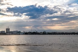 Afrique-de-lOuest;Benin;Buildings;Bénin;City;Clouds;Corniche-Est;Cotonou;Fin-de-journée;Golfe-du-Bénin;Gulf-of-Benin;Immeubles;Kaleidos;Kaleidos-images;La-parole-à-limage;Lagoon;Lagune;Late-afternoon;Littoral;Nuages;Rayons-de-lumière;Rays-of-light;Reflections;Reflets;Skyline;Stories-Pictures;Tarek-Charara;Ville;West-Africa;channel;chenal;coastline-Afrique-de-lOuest;Benin;Buildings;B�nin;City;Clouds;Corniche-Est;Cotonou;Fin-de-journ�e;Golfe-du-B�nin;Gulf-of-Benin;Immeubles;Kaleidos;Kaleidos-images;La-parole-�-limage;Lagoon;Lagune;Late-afternoon;Littoral;Nuages;Rayons-de-lumi�re;Rays-of-light;Reflections;Reflets;Skyline;Stories-Pictures;Tarek-Charara;Ville;West-Africa;channel;chenal;coastline