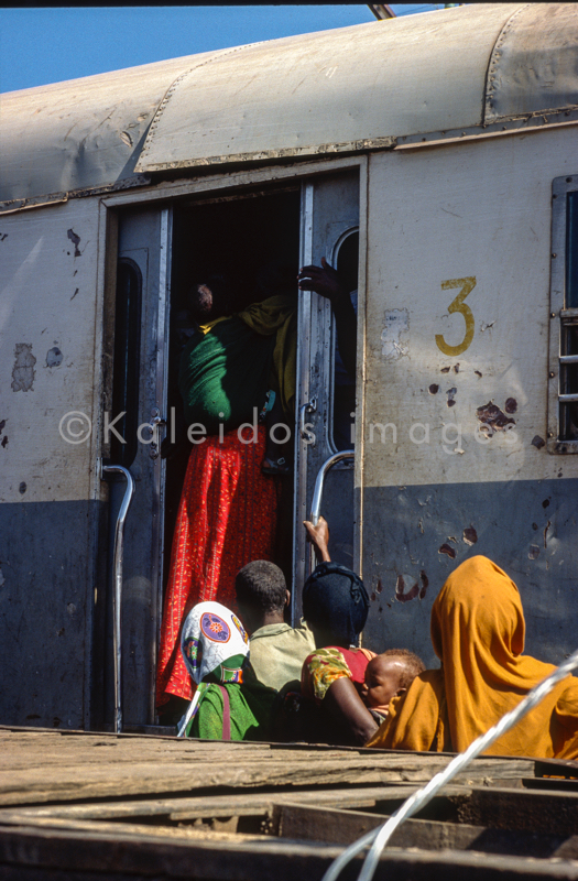 Africa;Djibouti;Kaleidos;Kaleidos images;People;Rail;Railway;Railway stations;Tarek Charara;Train;Trains
