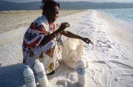 Africa;Afrique;Assal;Djibouti;Femme;Femmes;Kaleidos;Kaleidos-images;Lac;Lac-Assal;Lacs;Lake;Lake-Assal;Lakes;Salt;Sel;Tarek-Charara;Woman;Women