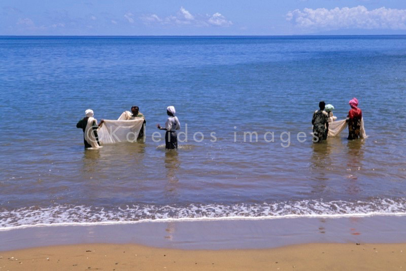 Mayotte;Comoros;Indian Ocean;Fishing;Tropical;Beach;Africa;Blue;Sea;Ocean;Water;Woman;Women
