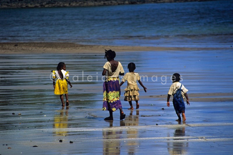 Mayotte;Comoros;Indian Ocean;Oceans;Tropical;tBeaches;Africa;Seas;Children