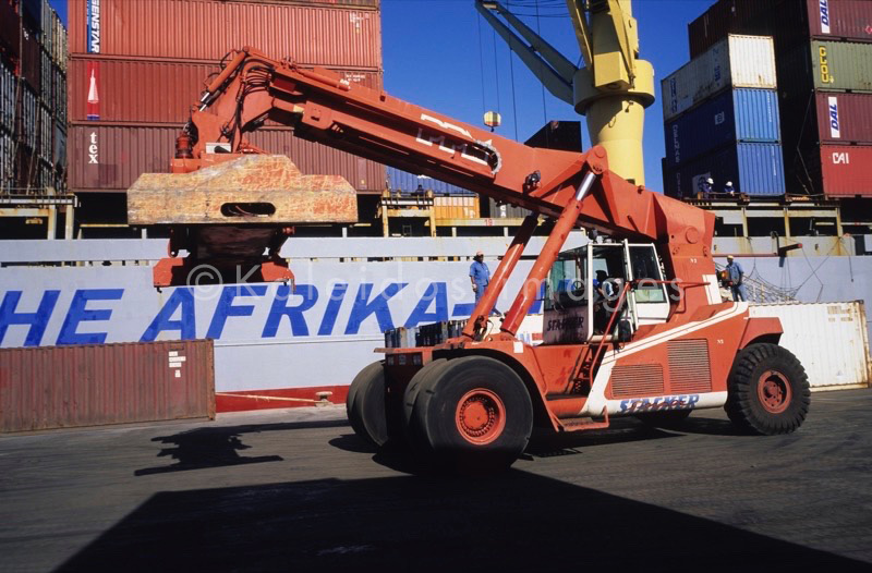 Mayotte;Comoros;Longoni;Ports;Container carrier;SEAL USARAMO;Deutsche Afrika Linien;Containers;Ships