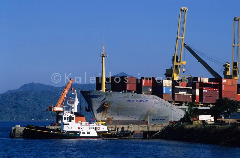 Mayotte;Comoros;Longoni;Ports;Container carrier;SEAL USARAMO;Deutsche Afrika Linien;Containers;Ships