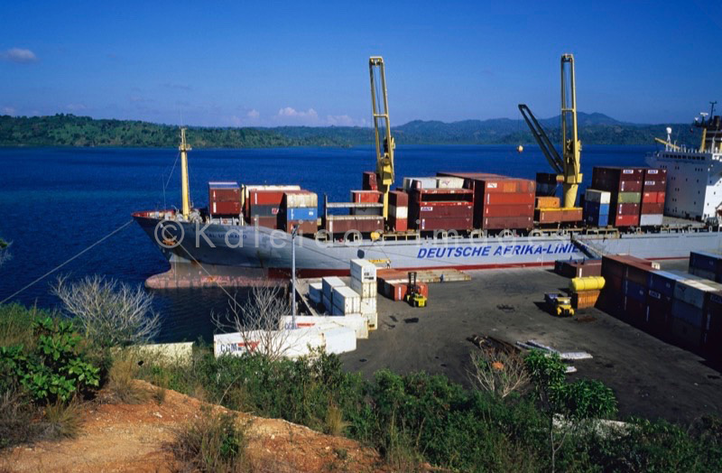 Mayotte;Comoros;Longoni;Ports;Container carrier;SEAL USARAMO;Deutsche Afrika Linien;Containers;Ships