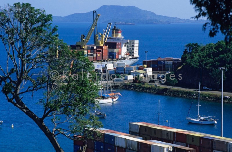 Mayotte;Comoros;Longoni;Ports;Container carrier;SEAL USARAMO;Deutsche Afrika Linien;Containers;Ships