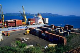 Comoros-Archipelago;-Containers;-Cranes;-France;-Indian-Ocean;-Kaleidos;-Kaleidos-images;-La-parole-à-limage;-Laurent-Abad;-Maritime-transport;-Mayotte;-Port;-Sea;-Ship;-Storage-yard;-Stories-Pictures